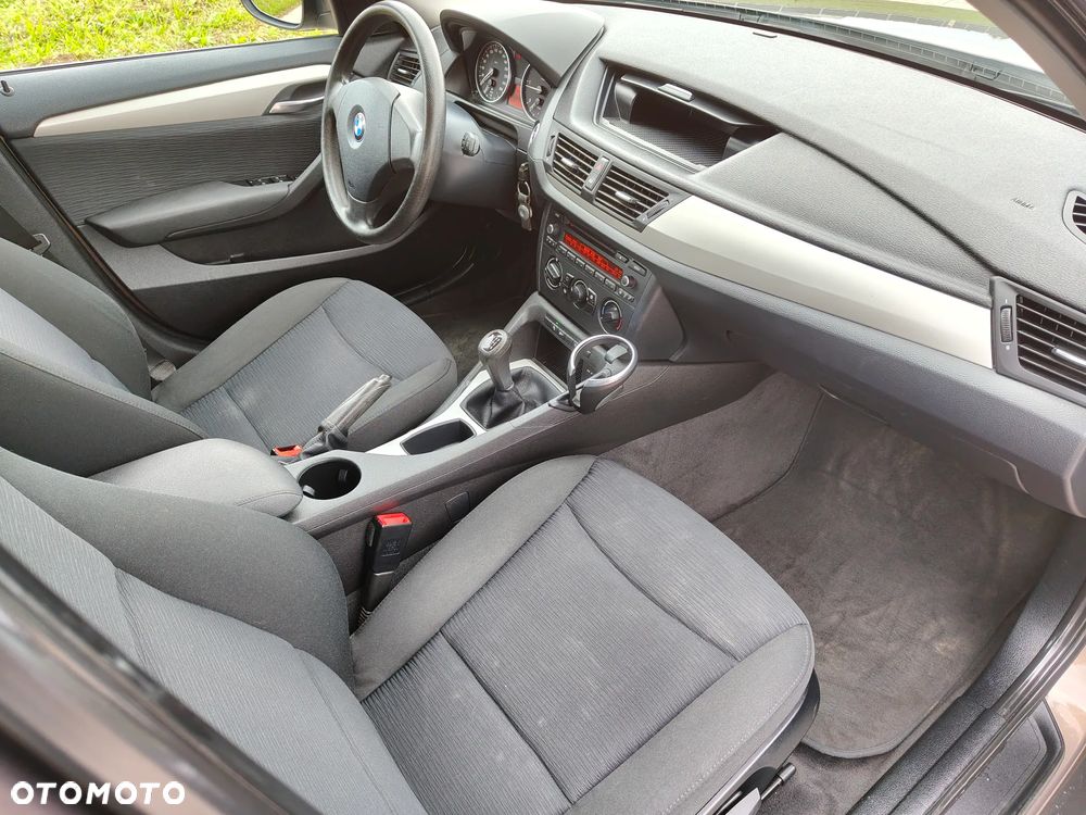 BMW X1 sDrive18d - 38