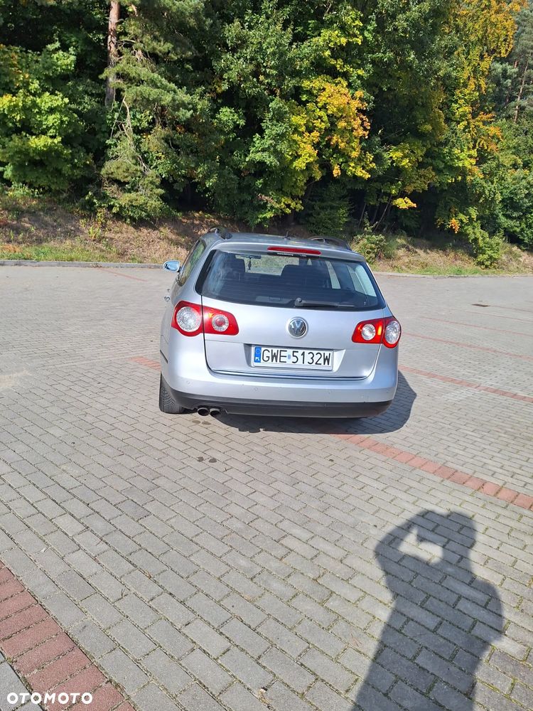 Volkswagen Passat 2.0 TDI Trendline DSG - 10