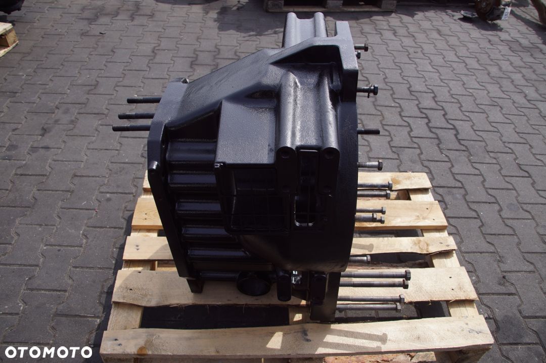 AGROTRON X720 SKRZYNIA BIEGÓW OBUDOWA - 1