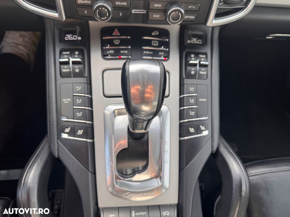 Porsche Cayenne 3.0TD TipTronic - 32