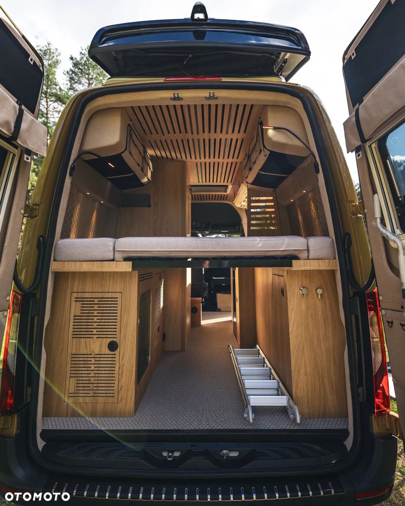 Mercedes-Benz Sprinter - 11