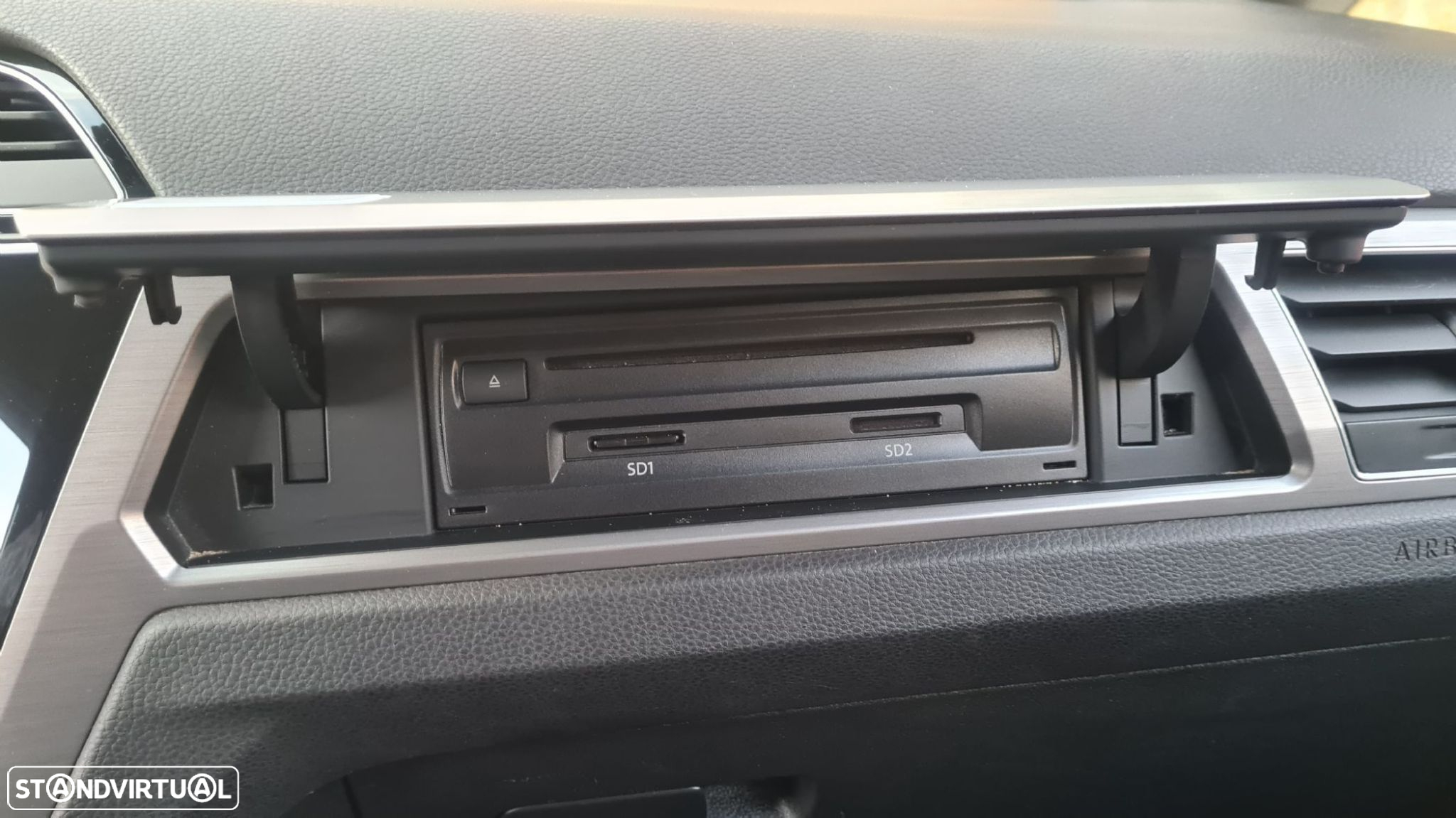 VW Touran 1.6 TDI Confortline DSG - 38