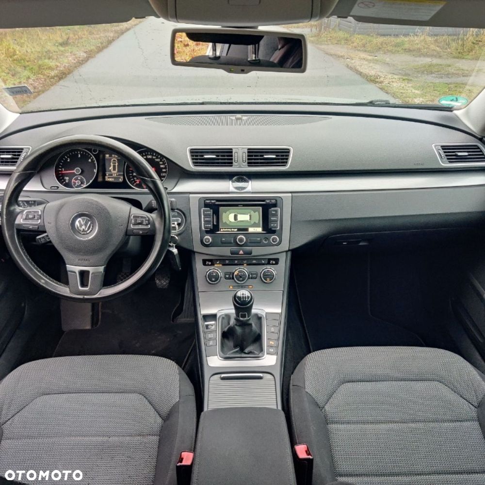 Volkswagen Passat - 14