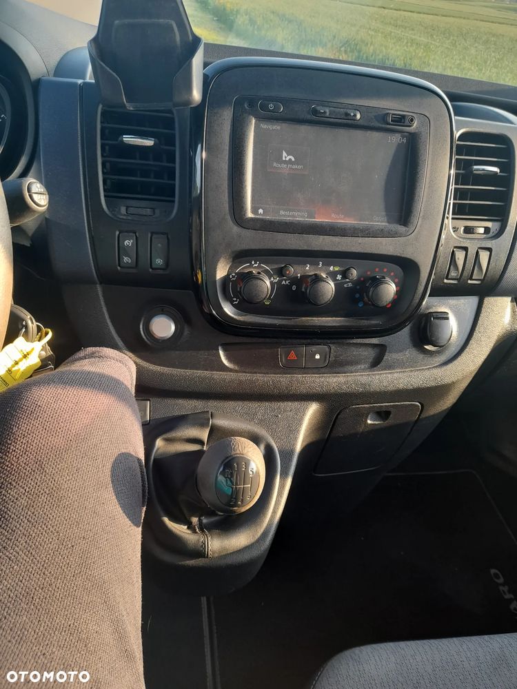 Opel Vivaro - 17