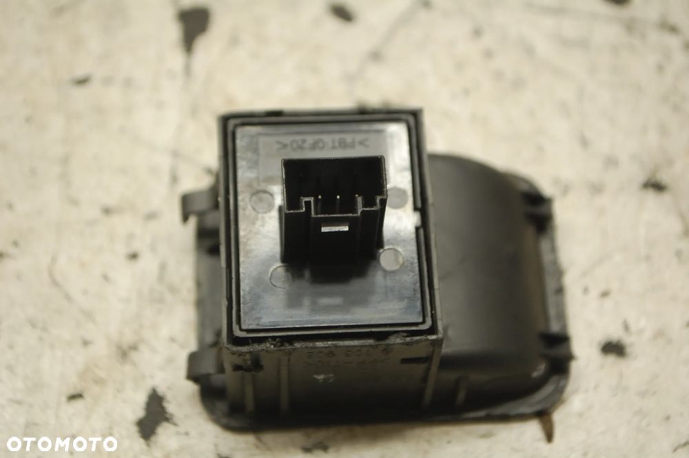 PRZEŁĄCZNIK PANEL STEROWANIA SZYB LEWY PRZÓD 5J0867171A SKODA ROOMSTER PRAKTIK - 2