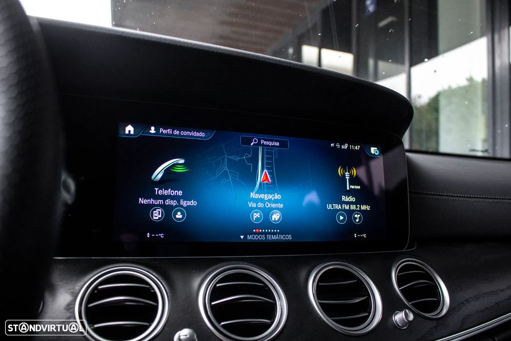 Mercedes-Benz E 300 e AMG Line - 42