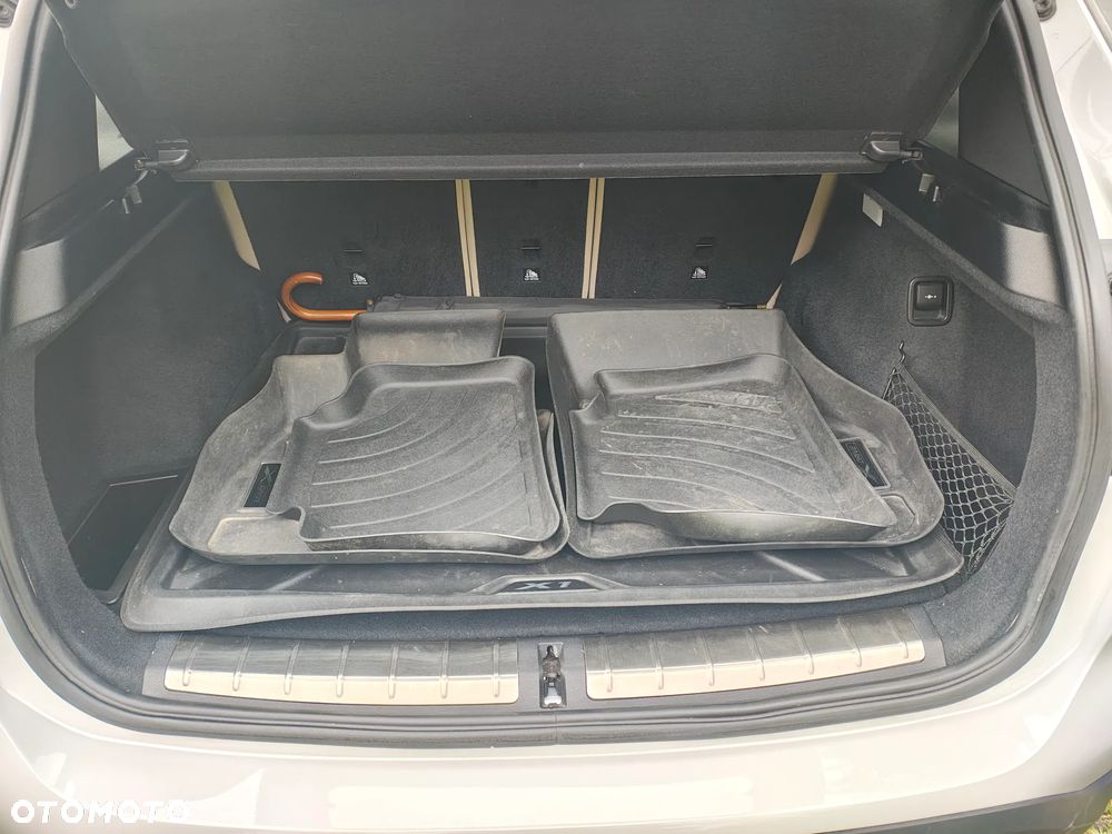BMW X1 xDrive25i xLine - 16