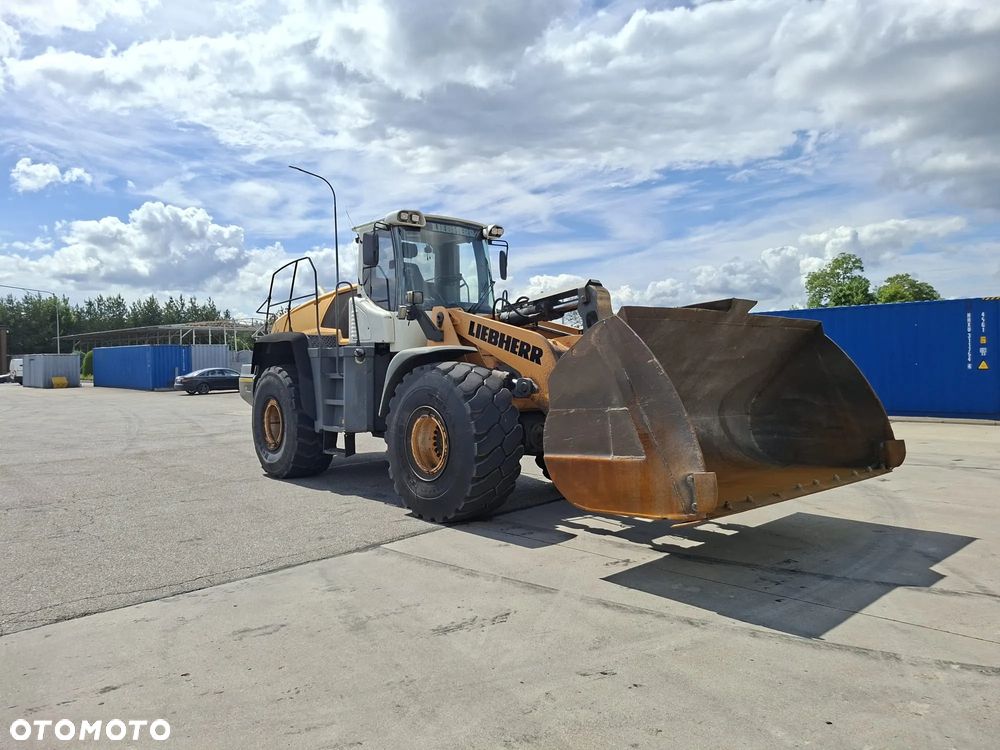 Liebherr L580 - 7