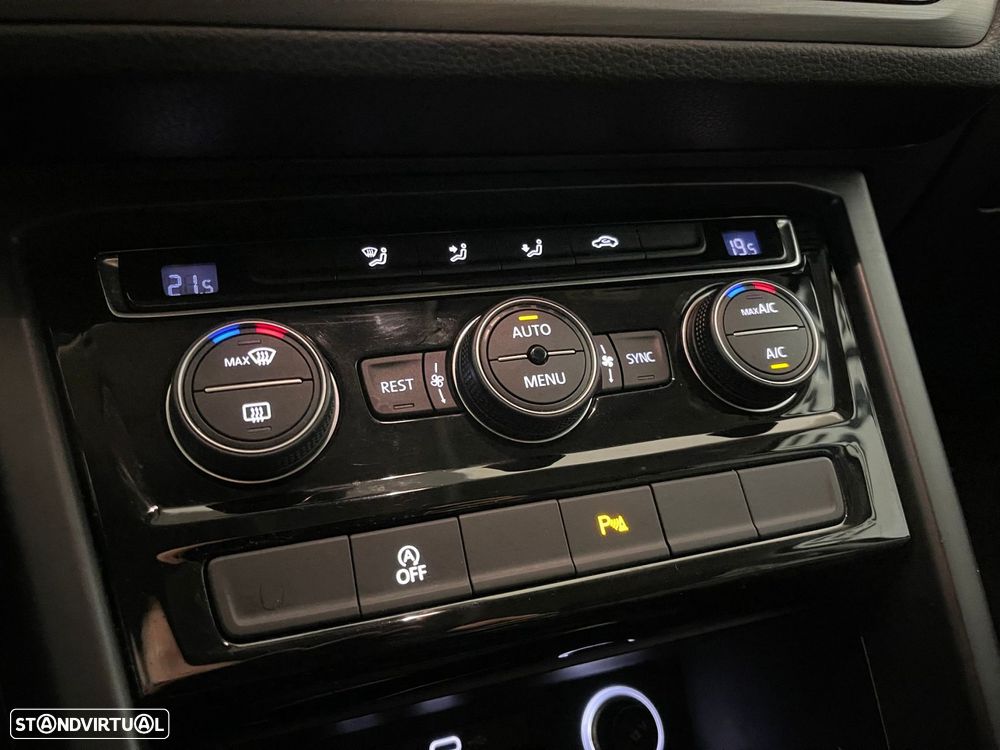 VW Touran 2.0 TDI Confortline - 28