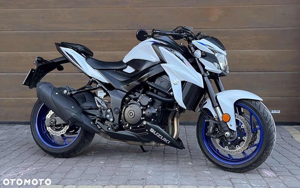 Suzuki GSX - 1