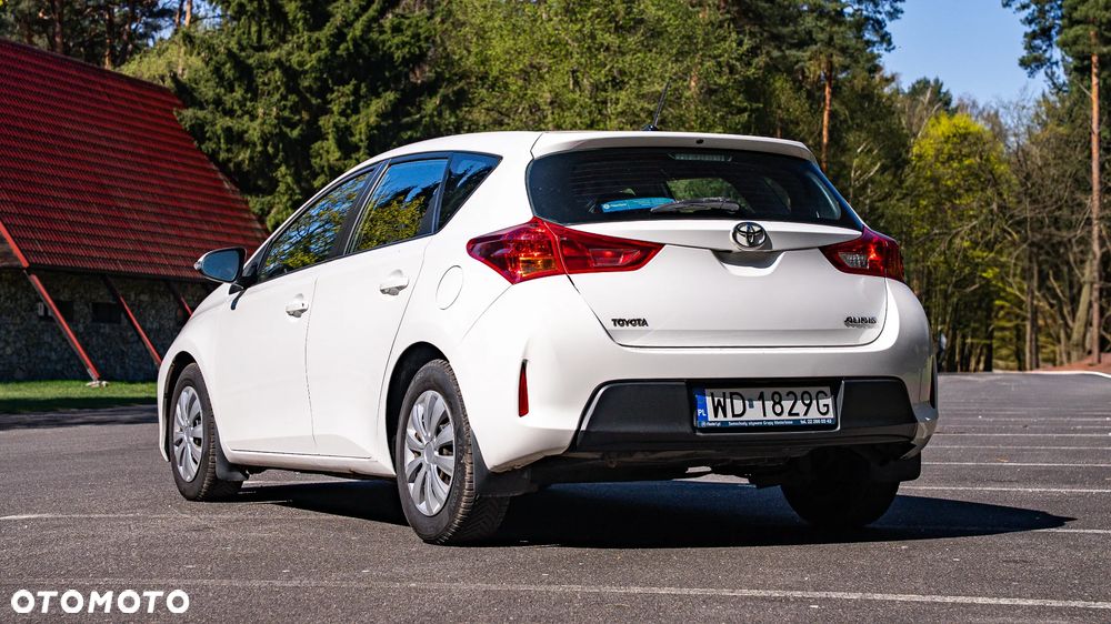 Toyota Auris 1.4 D-4D Active - 10