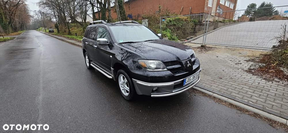 Mitsubishi Outlander 2.0 4WD Invite - 3