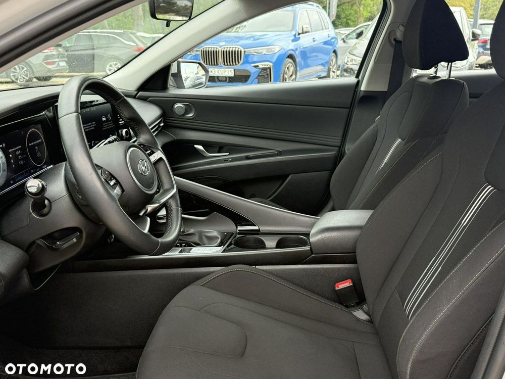 Hyundai Elantra 1.6 Smart CVT - 12