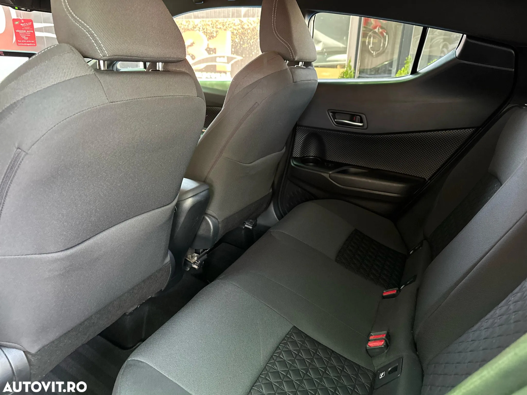 Toyota C-HR 1.8 HEV 140 CP 4x2 CVT Dynamic - 8