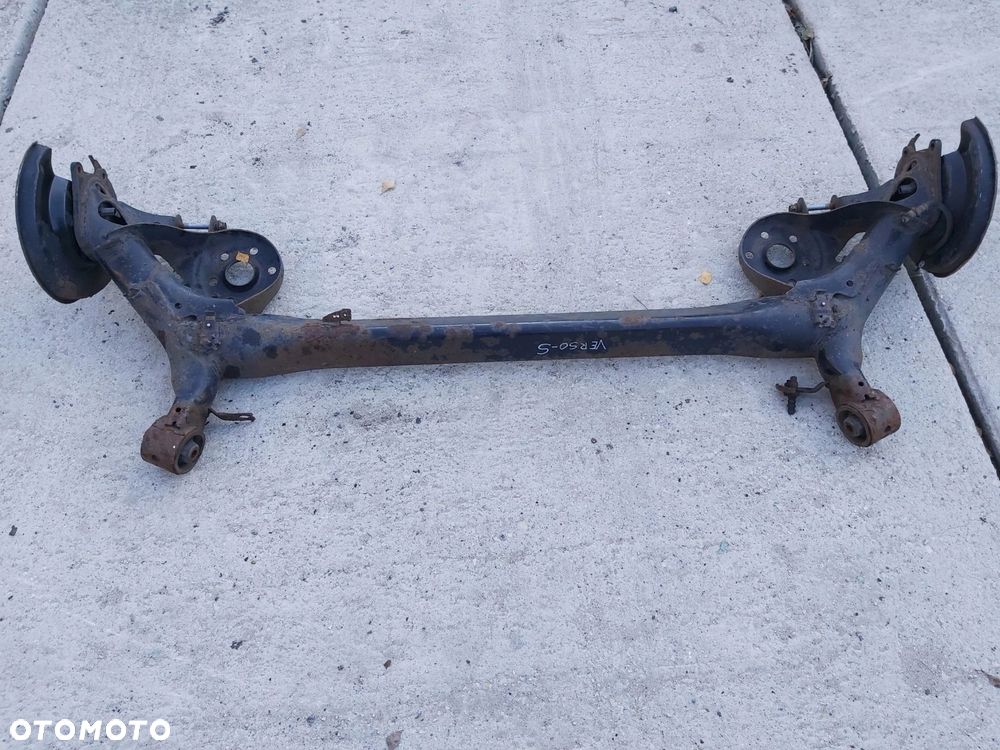 Toyota VERSO S belka zawieszenia tył - 4