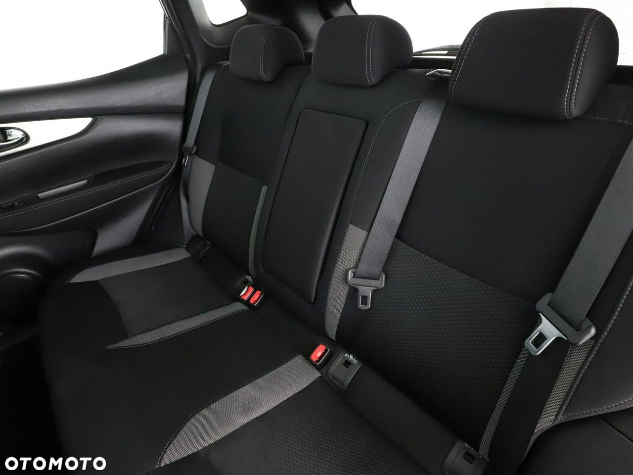 Nissan Qashqai 1.6 DCi N-Connecta Xtronic - 17
