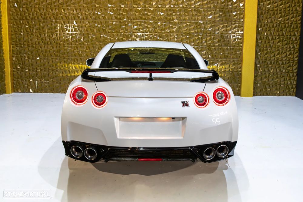 Nissan GT-R Black Edition - 13
