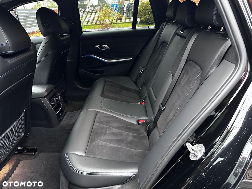BMW Seria 3 320d M Sport Shadow sport - 16