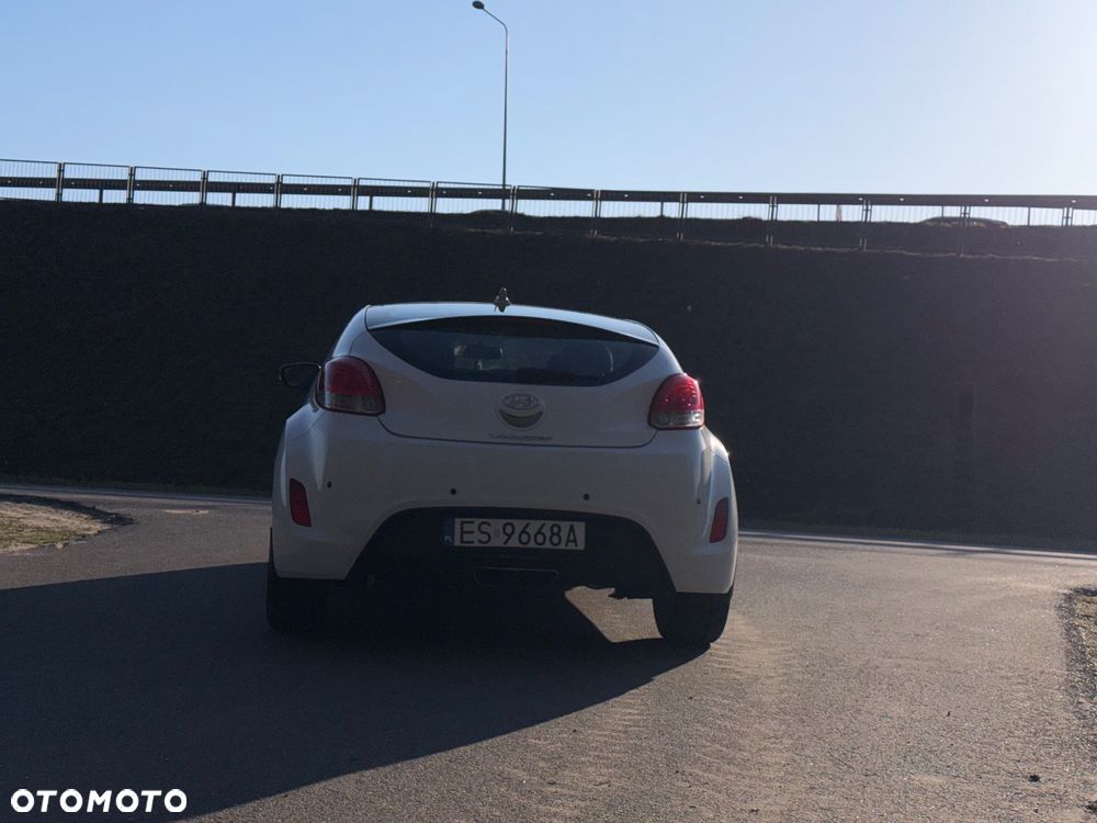 Hyundai Veloster 1.6 GDI Comfort - 18