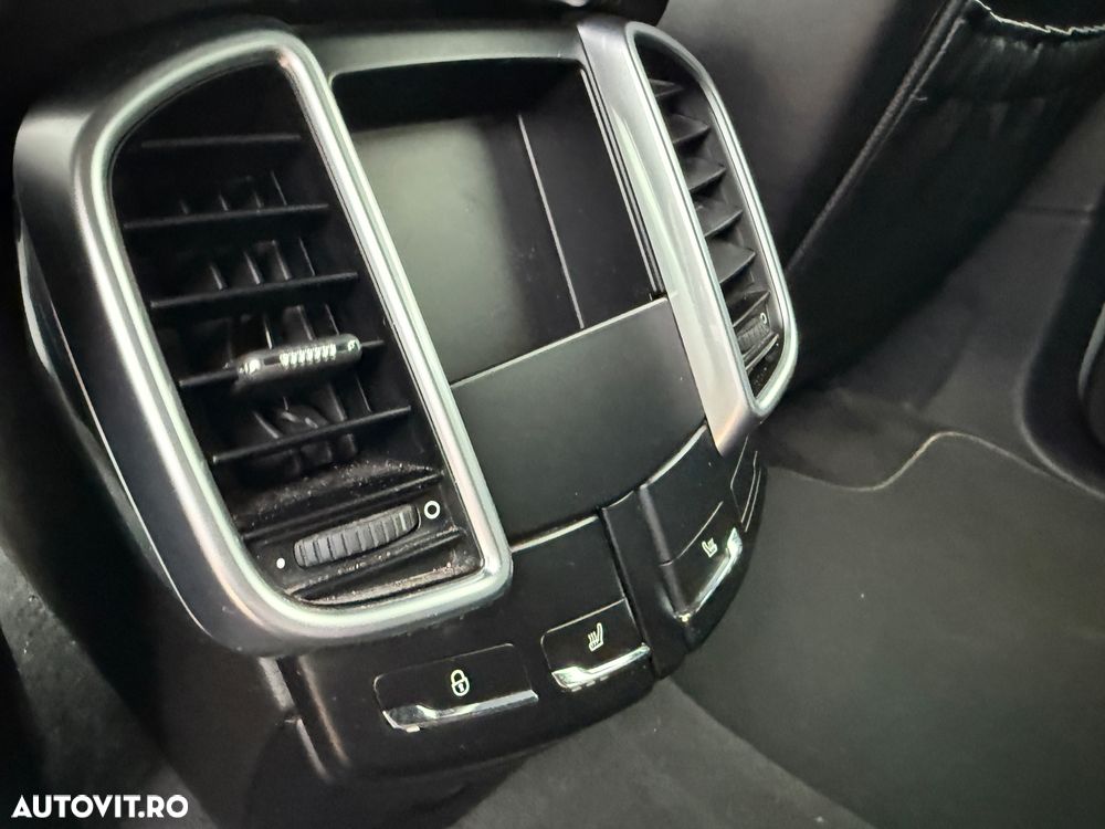 Porsche Cayenne Diesel Platinum Edition - 11
