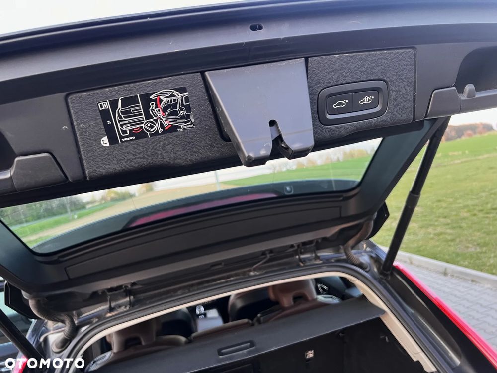 Volvo XC 60 B4 D AWD Geartronic Inscription - 37