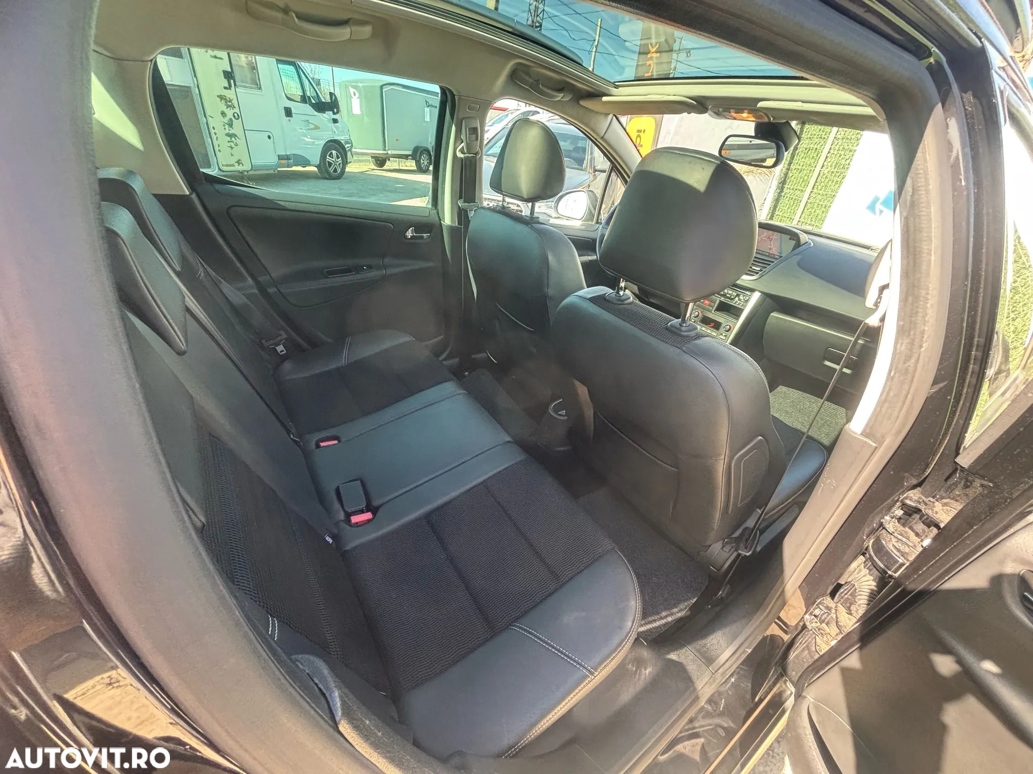 Peugeot 207 CC 1.6 HDI FAP Eclipse - 19