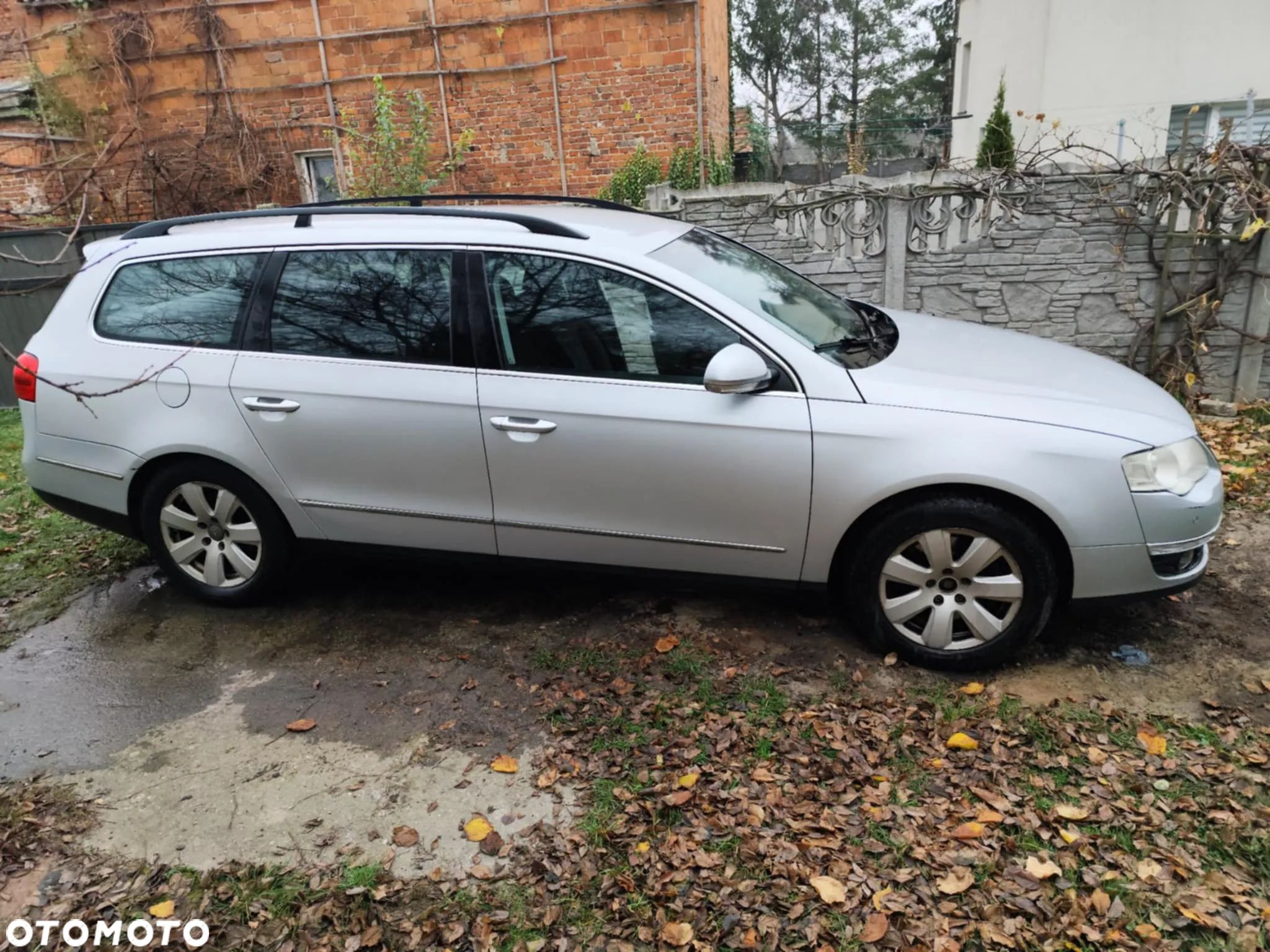 Volkswagen Passat - 1