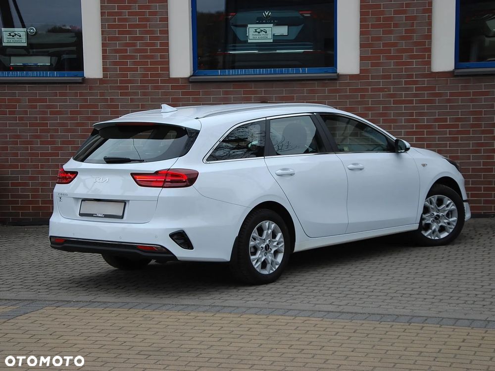 Kia Ceed - 4