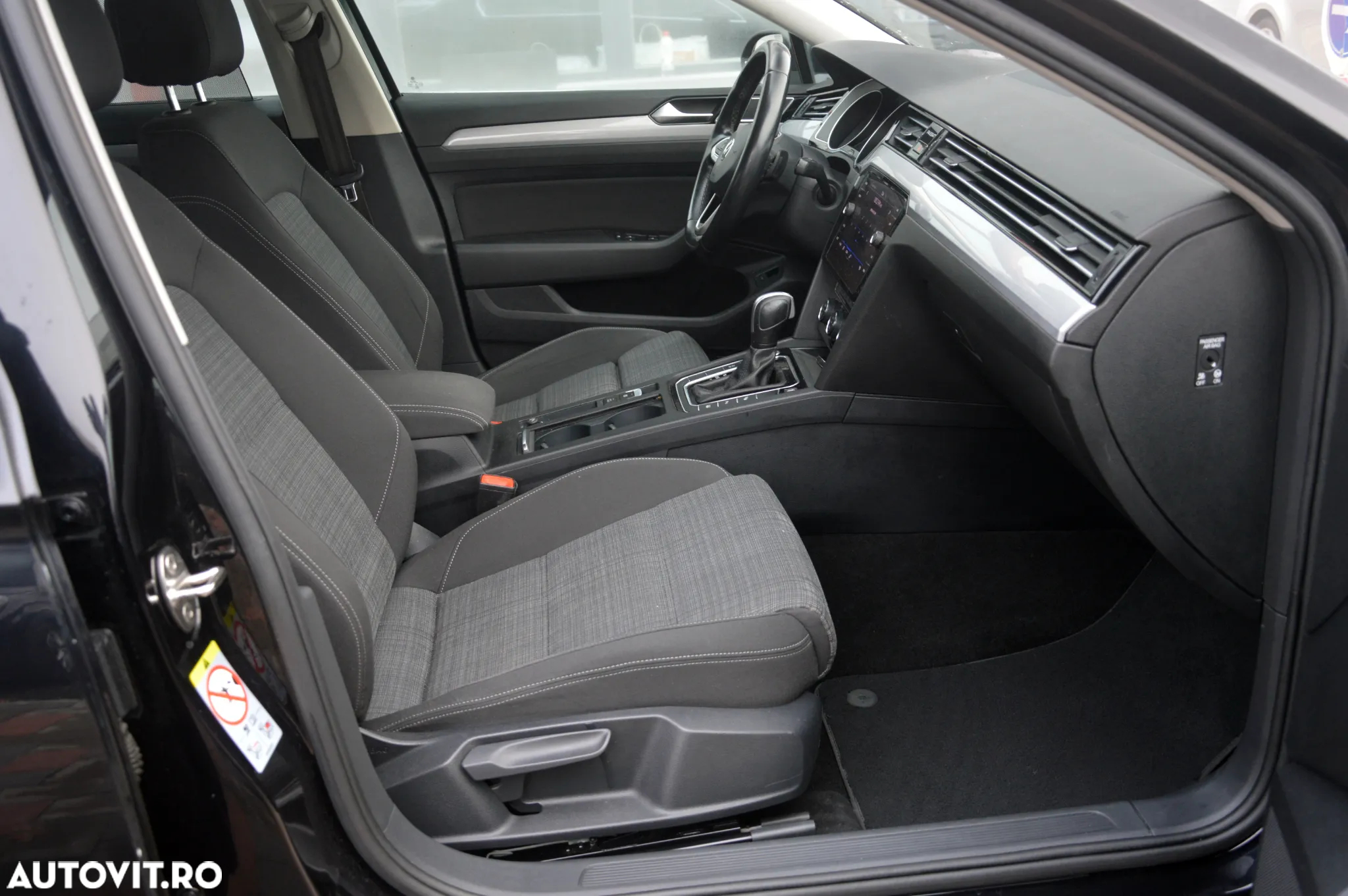 Volkswagen Passat 1.6 TDI (BlueMotion Technology) DSG Comfortline - 24