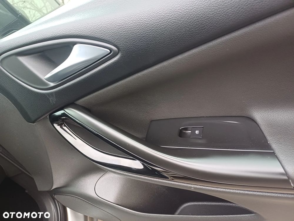 Opel Astra 1.4 T GPF Dynamic - 24