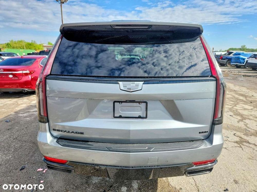 Cadillac Escalade - 3