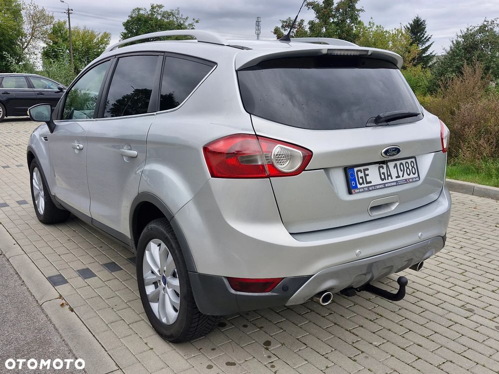 Ford Kuga 2.0 TDCi 2x4 Titanium - 4