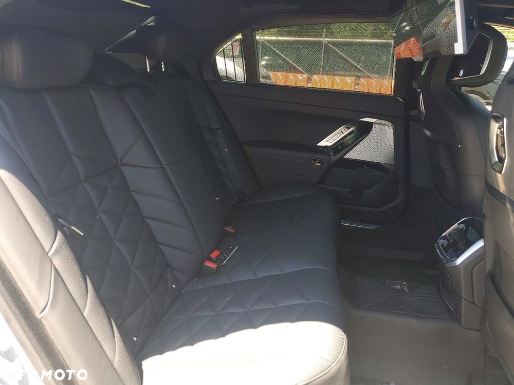 BMW Seria 7 - 10