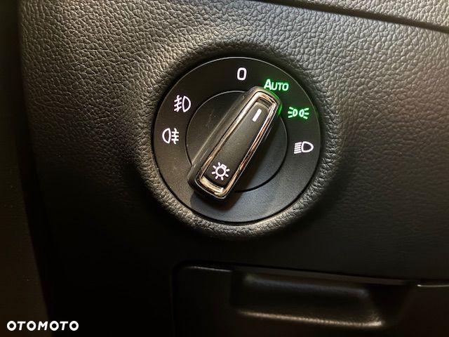 Skoda Superb 2.0 TDI L&K DSG - 30