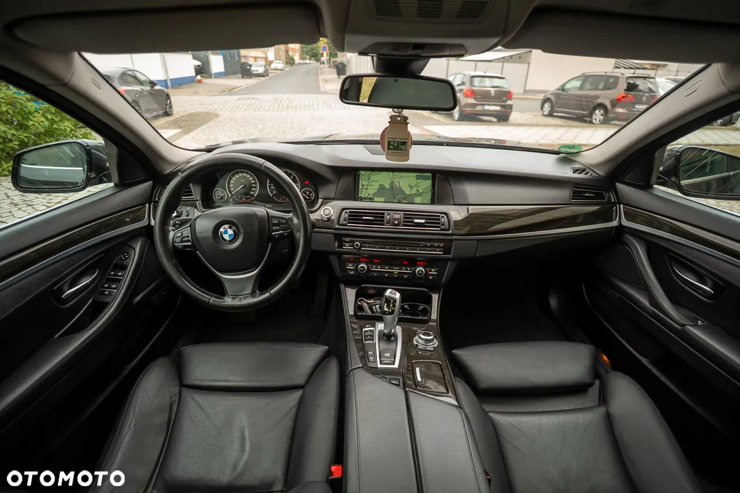 BMW Seria 5 530d xDrive - 39
