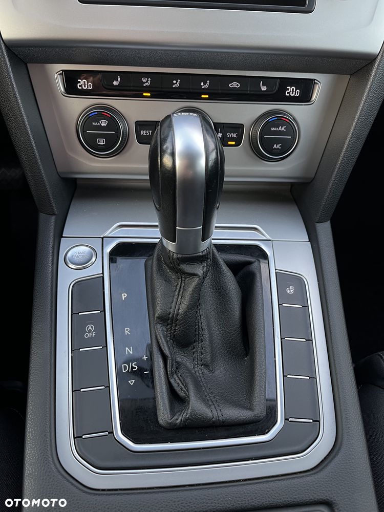Volkswagen Passat - 28