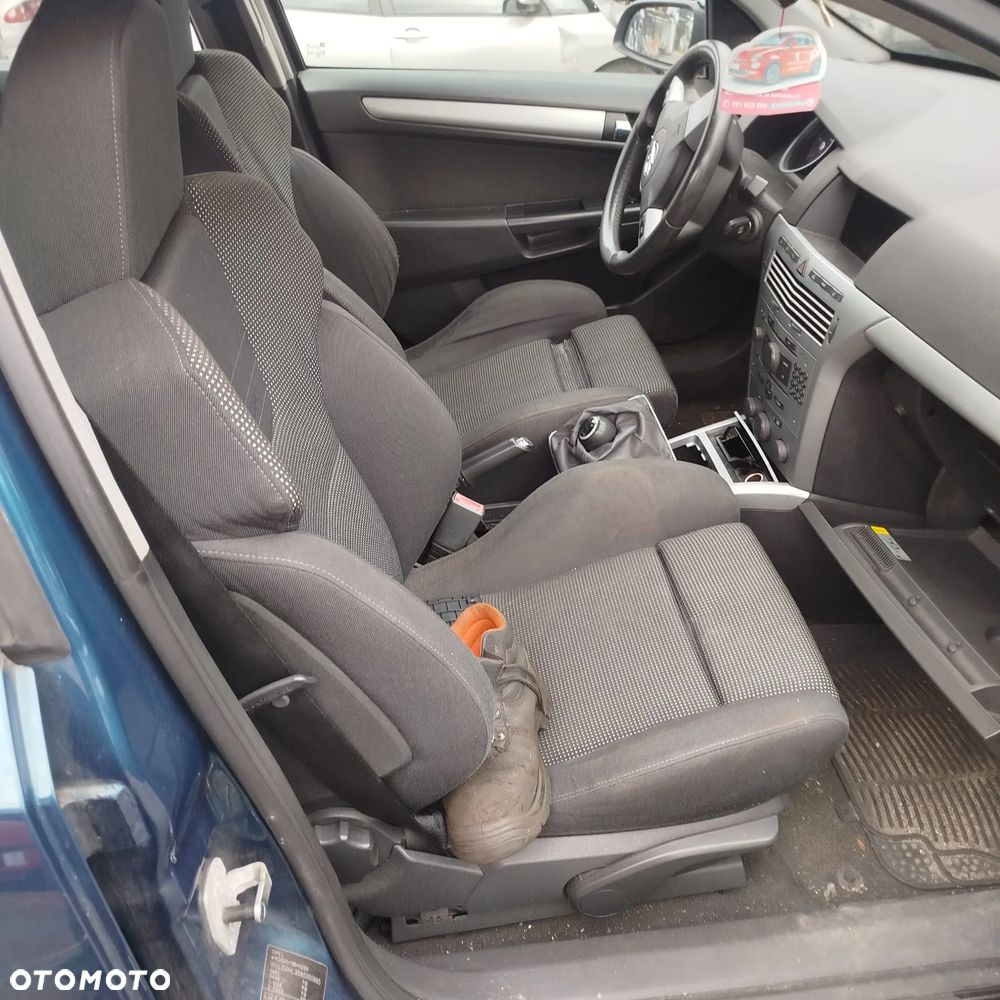 Opel Astra H na części. - 5