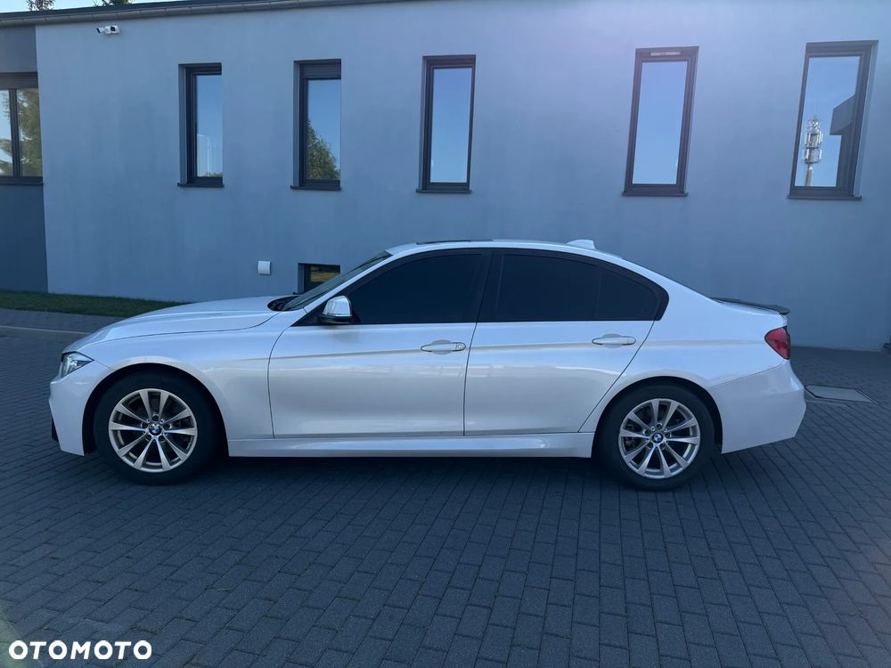 BMW Seria 3 320i - 3