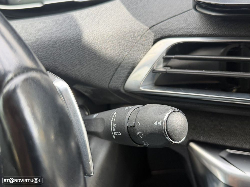 Peugeot 5008 1.2 PureTech Allure Pack EAT8 - 41