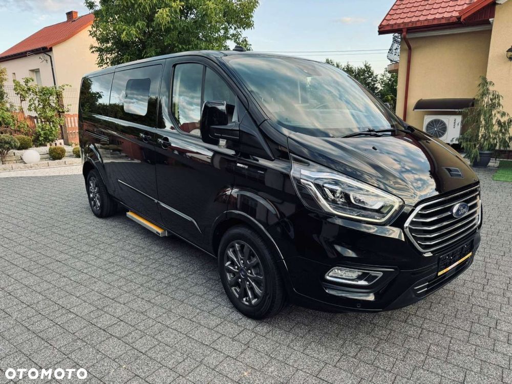 Ford Tourneo Custom - 30