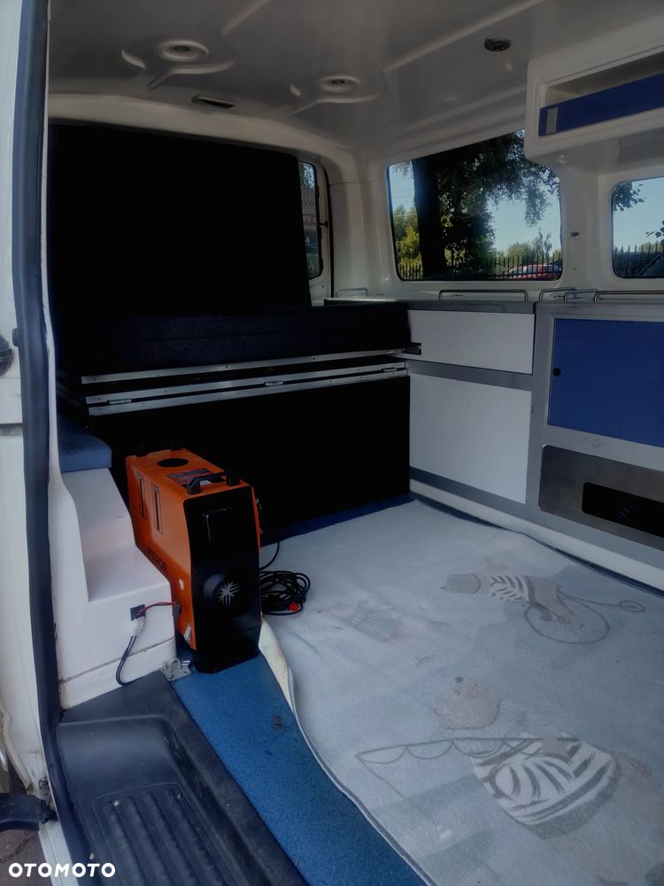 Volkswagen Transporter - 12