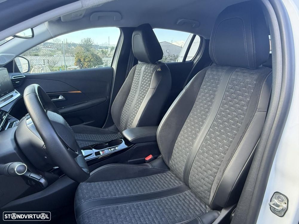 Peugeot e-208 50 kWh Allure - 24