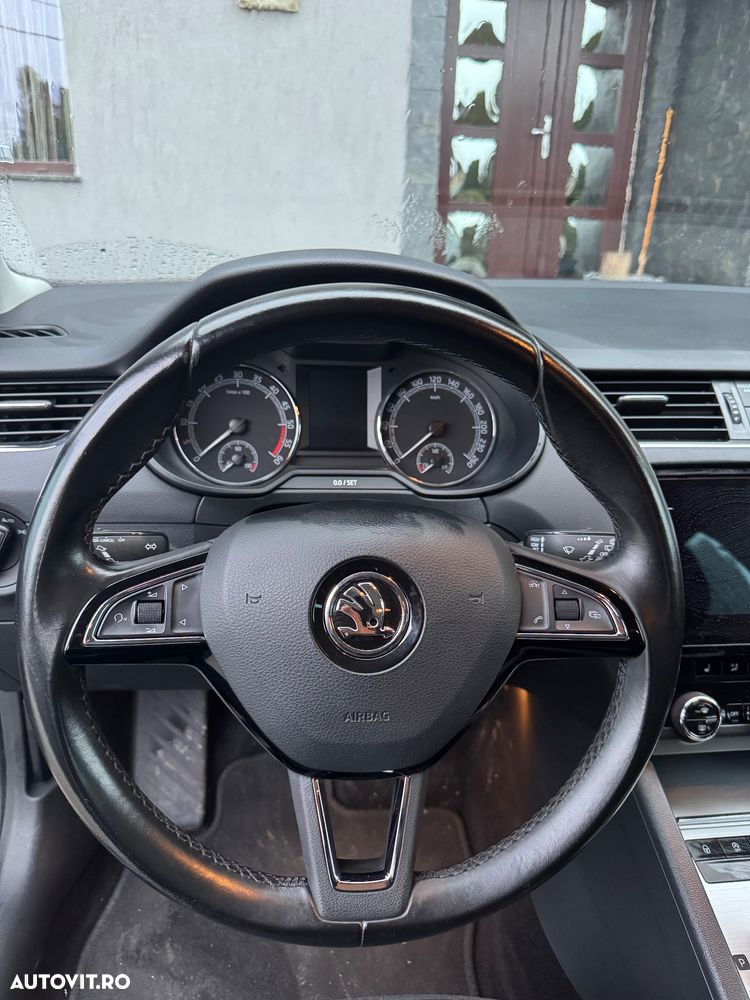 Skoda Octavia 2.0 TDI DSG Ambition - 9