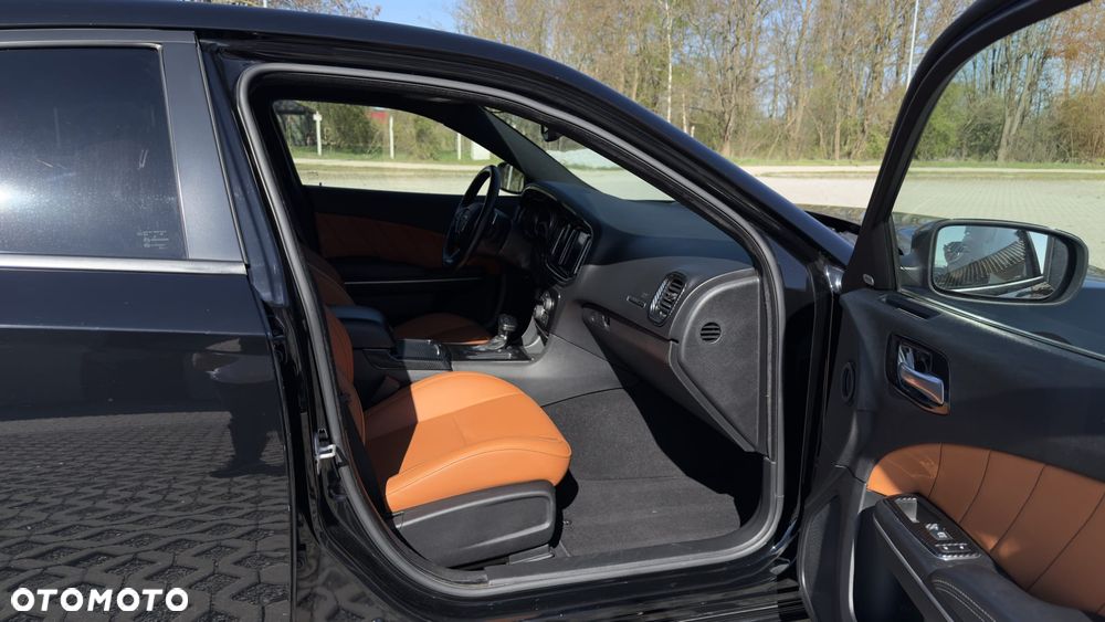 Dodge Charger 5.7 R/T - 11