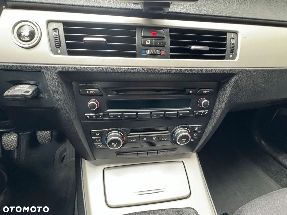 BMW Seria 3 318d DPF - 17