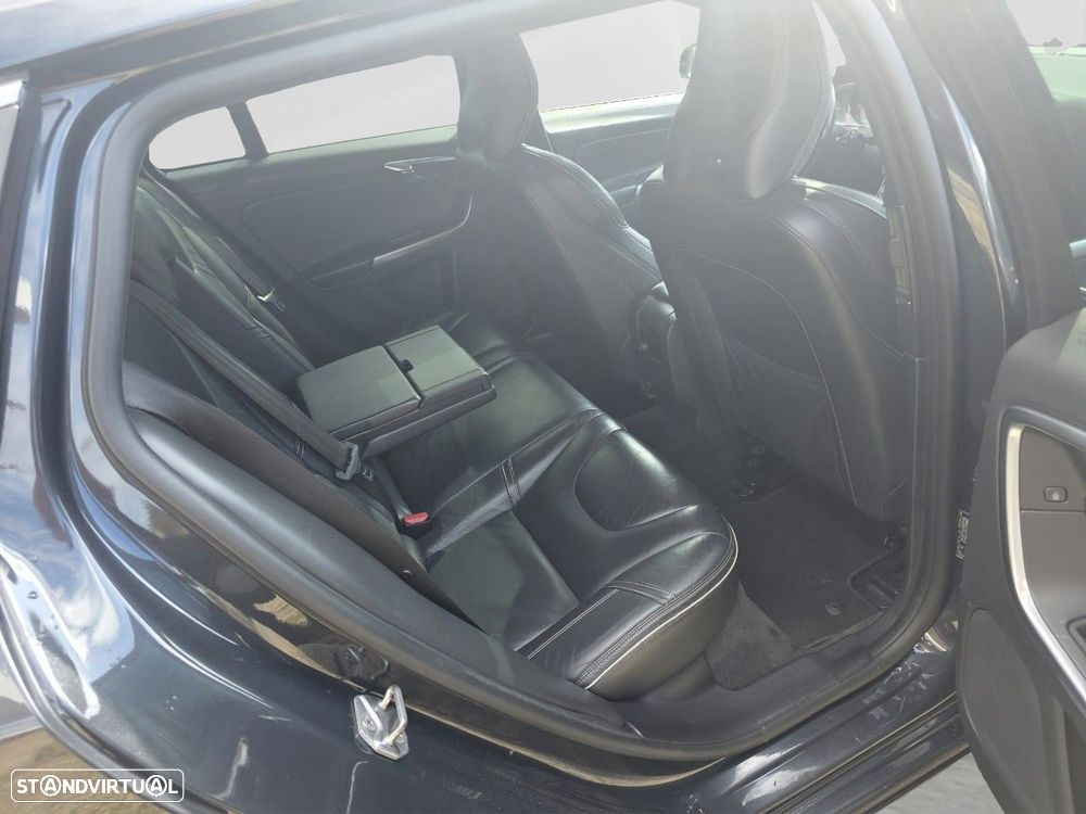 Volvo V60 D6 Twin Engine Geartronic RDesign — fotografia 13