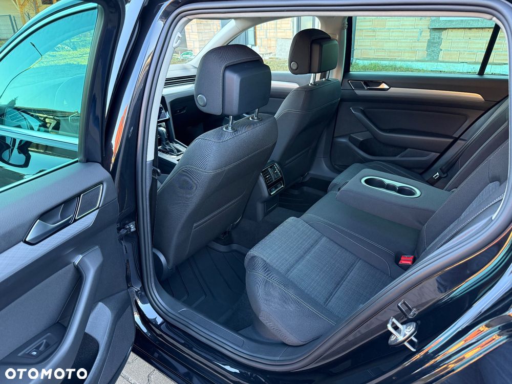 Volkswagen Passat 2.0 TDI (BlueMotion Technology) DSG Comfortline - 9