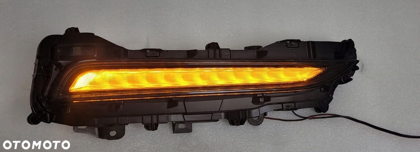 HALOGEN PRAWY PRZÓD DRL LED TOYOTA MIRAI II 2020- - 2