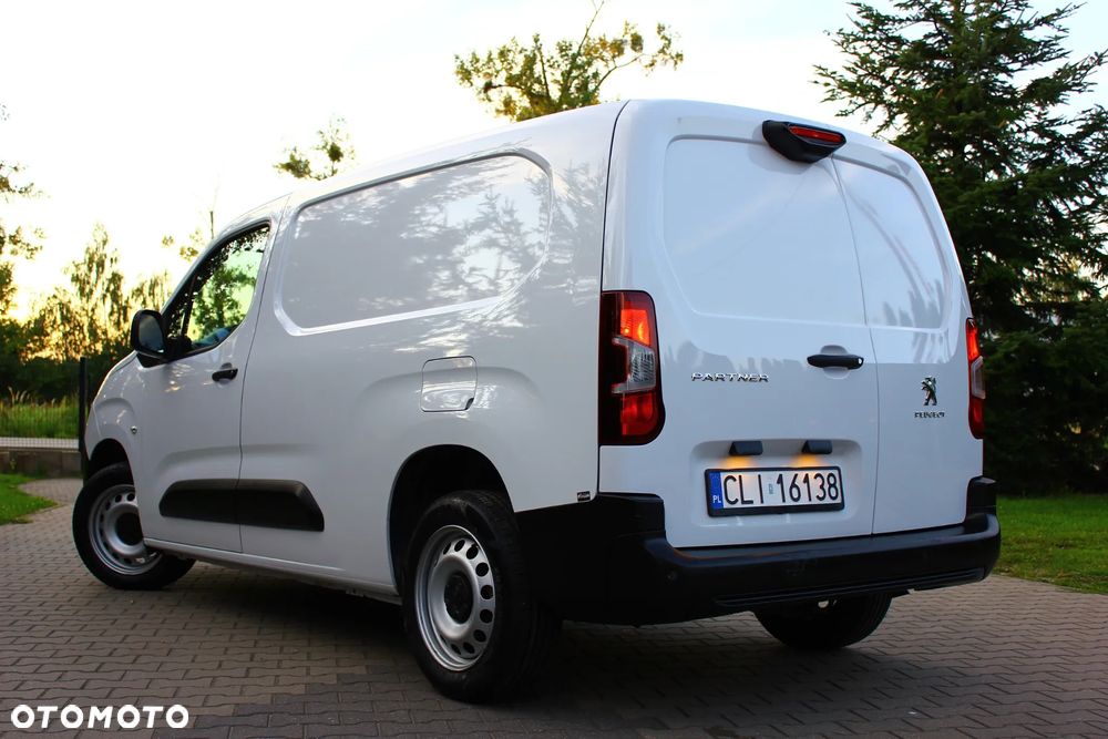 Peugeot PARTNER 1.5HDI 130KM AUTOMAT 8 BIEGÓW LONG DŁUGI 3 OSOBOWY PERFEKT AUTO NAVIGACJA KAMERY,ASYSTENTY,VF23% - 9
