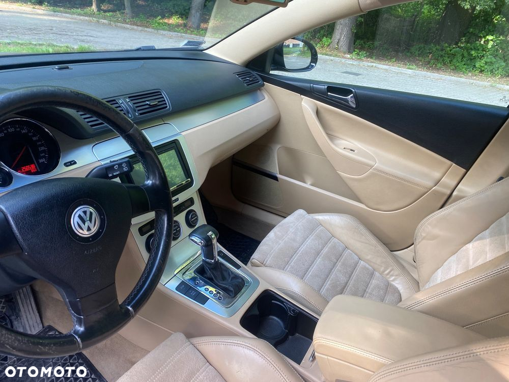Volkswagen Passat 3.2 V6 FSI 4Mot Highline DSG - 10